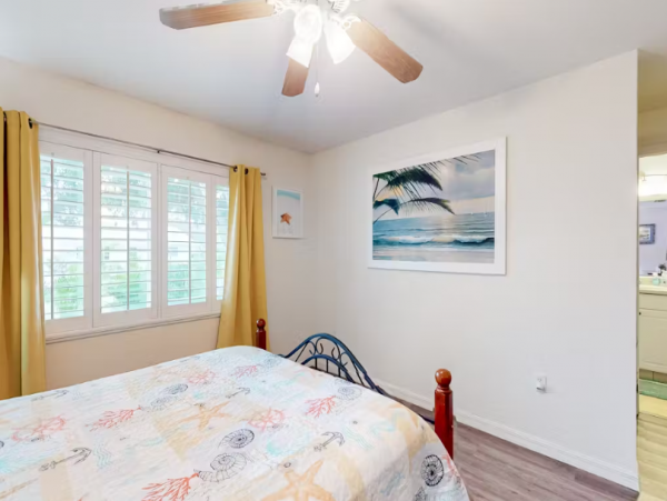 Charming Venice Home: Pool, Kitchen, Near Beaches & More