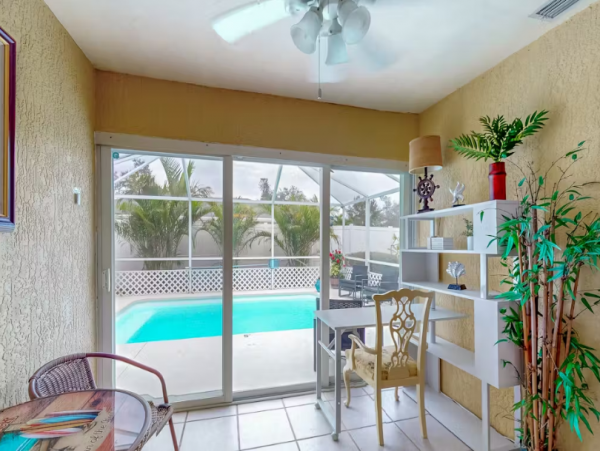 Charming Venice Home: Pool, Kitchen, Near Beaches & More