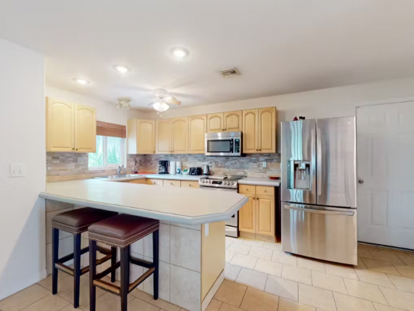 Charming Venice Home: Pool, Kitchen, Near Beaches & More