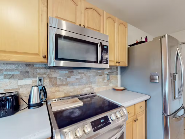 Charming Venice Home: Pool, Kitchen, Near Beaches & More