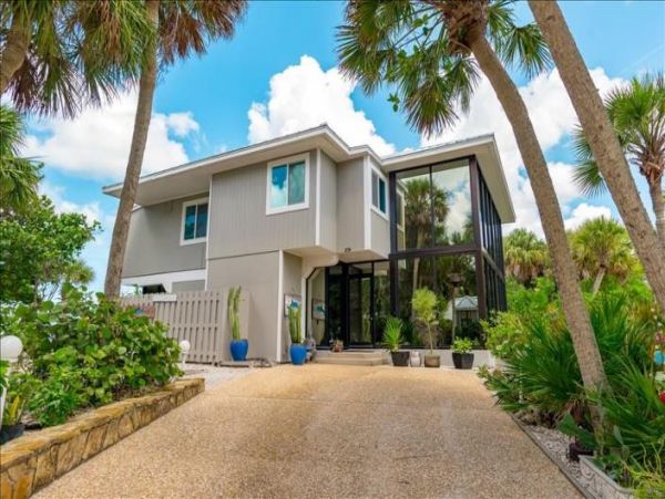 Manasota Gulf Front Five Bedroom Vacation Home