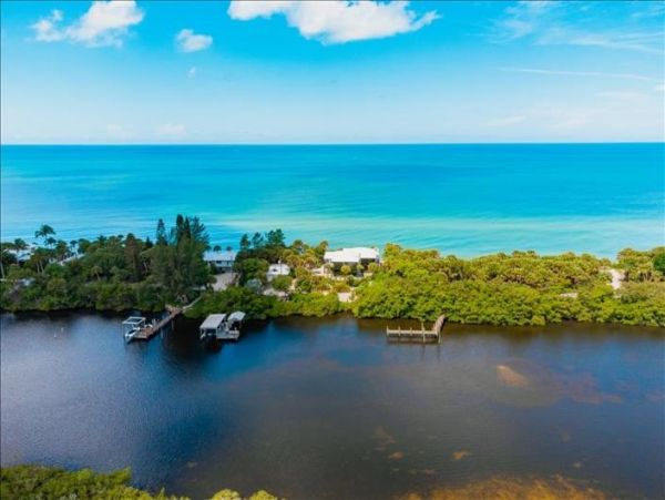 Manasota Gulf Front Five Bedroom Vacation Home