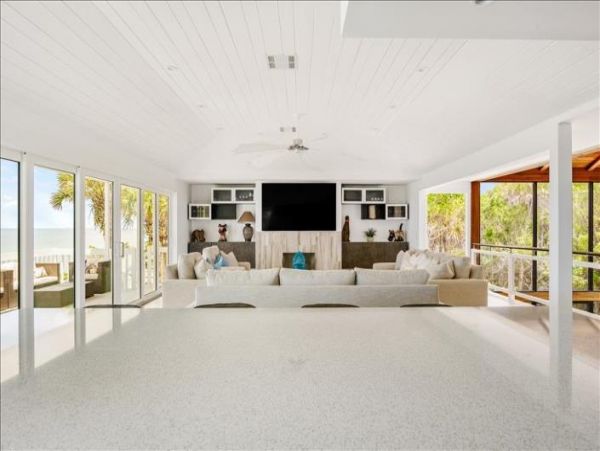 Manasota Gulf Front Five Bedroom Vacation Home