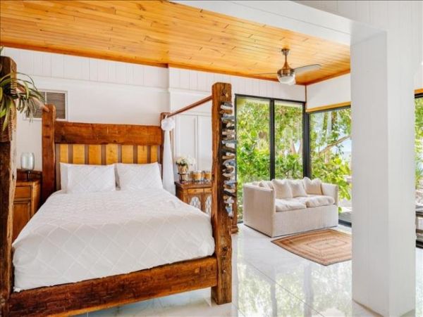 Manasota Gulf Front Five Bedroom Vacation Home