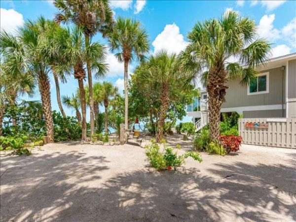 Manasota Gulf Front Five Bedroom Vacation Home