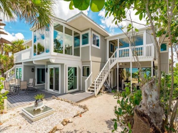 Manasota Gulf Front Five Bedroom Vacation Home