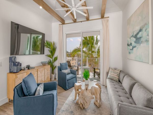 Luxury Siesta Key Vacation Home Steps from the Beach