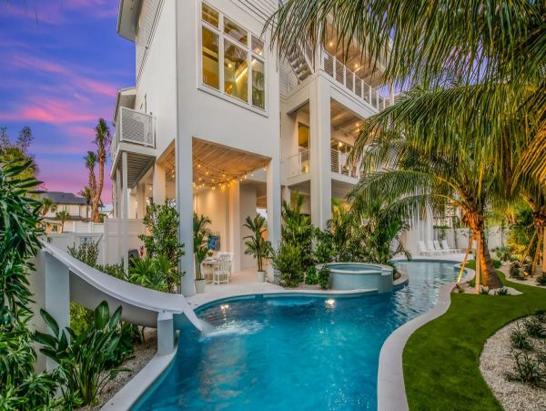 Luxury Siesta Key Vacation Home Steps from the Beach