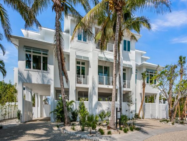 Luxury Siesta Key Vacation Home Steps from the Beach