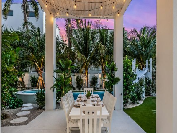 Luxury Siesta Key Vacation Home Steps from the Beach