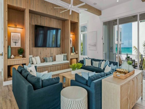 Luxury Siesta Key Vacation Home Steps from the Beach