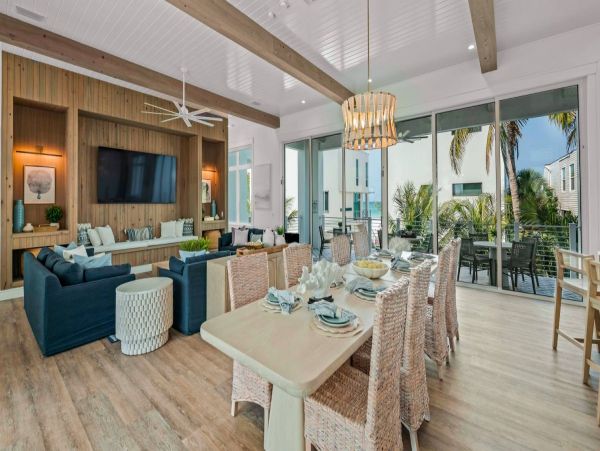 Luxury Siesta Key Vacation Home Steps from the Beach