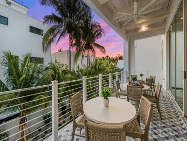 Luxury Siesta Key Vacation Home Steps from the Beach