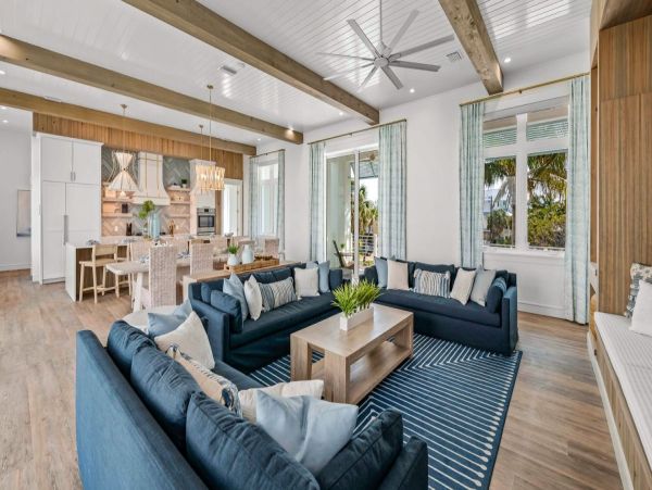 Luxury Siesta Key Vacation Home Steps from the Beach
