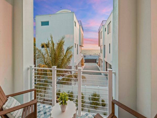 Luxury Siesta Key Vacation Home Steps from the Beach
