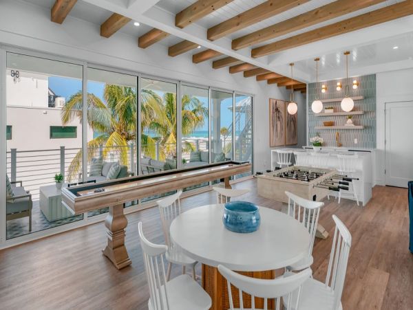 Luxury Siesta Key Vacation Home Steps from the Beach