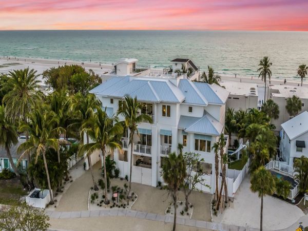 Luxury Siesta Key Vacation Home Steps from the Beach