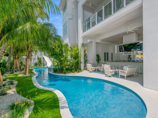 Luxury Siesta Key Vacation Home Steps from the Beach