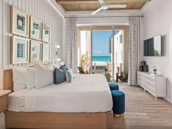 Luxury Siesta Key Vacation Home Steps from the Beach