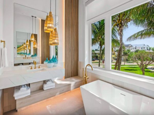 Luxury Siesta Key Vacation Home Steps from the Beach