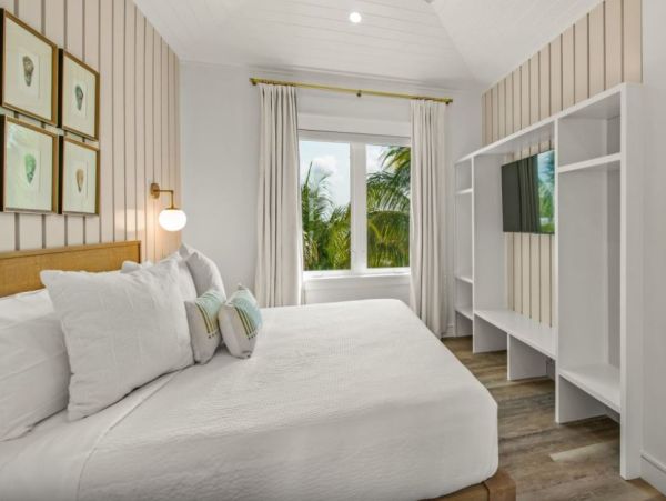 Luxury Siesta Key Vacation Home Steps from the Beach
