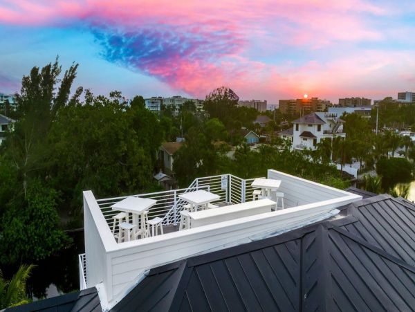 Siesta Key Vacation Rental Steps from Beach & Village