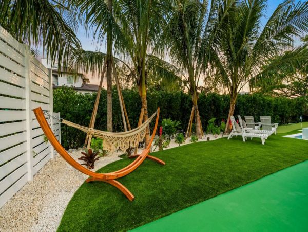 Siesta Key Vacation Rental Steps from Beach & Village