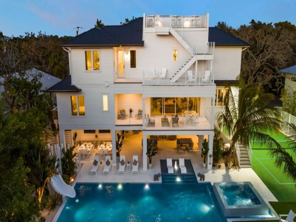 Siesta Key Vacation Rental Steps from Beach & Village