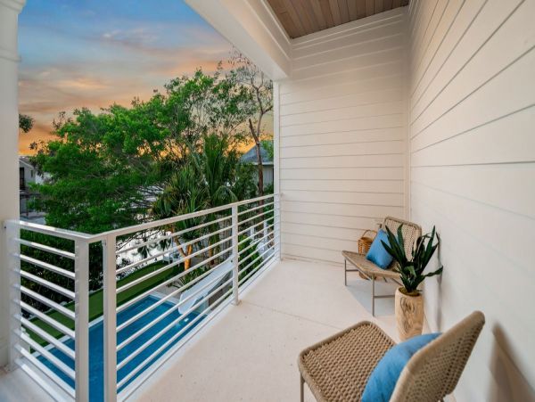 Siesta Key Vacation Rental Steps from Beach & Village