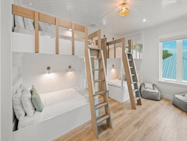 Siesta Key Vacation Rental Steps from Beach & Village