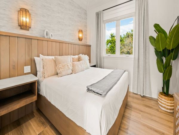 Siesta Key Vacation Rental Steps from Beach & Village