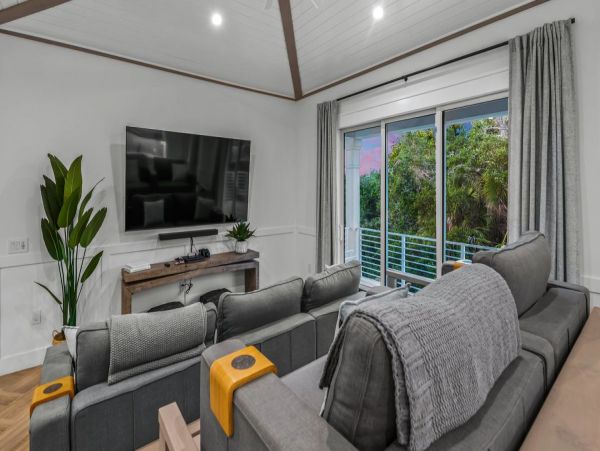 Siesta Key Vacation Rental Steps from Beach & Village