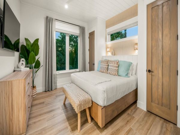 Siesta Key Vacation Rental Steps from Beach & Village