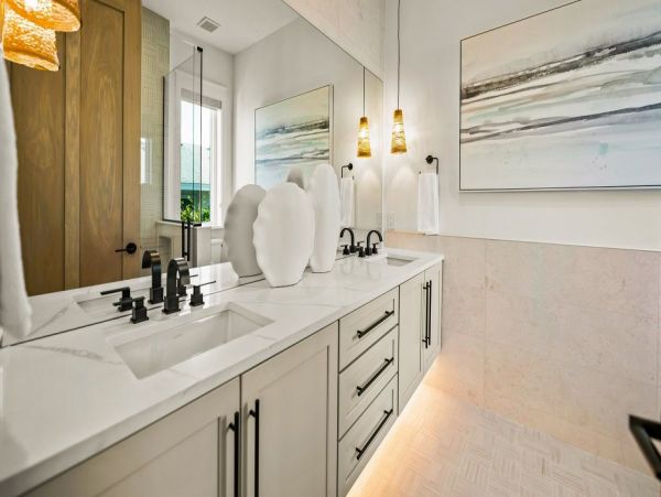 Siesta Key Vacation Rental Steps from Beach & Village