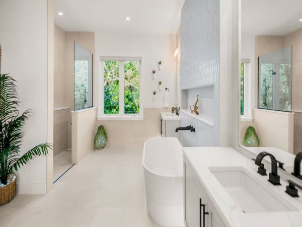 Siesta Key Vacation Rental Steps from Beach & Village