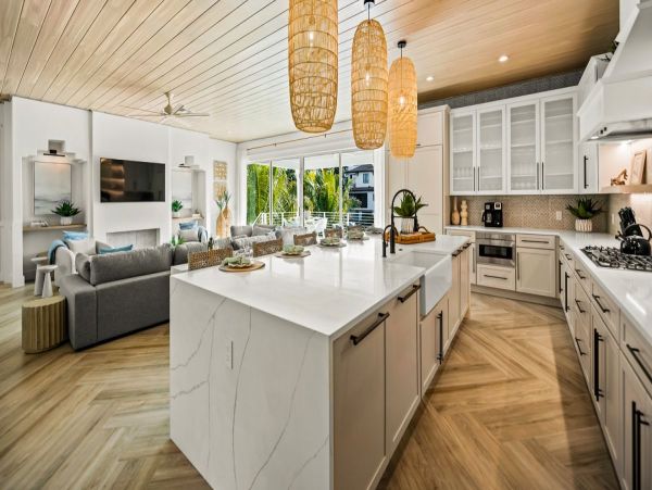 Siesta Key Vacation Rental Steps from Beach & Village
