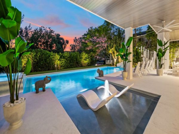 Siesta Key Vacation Rental Steps from Beach & Village