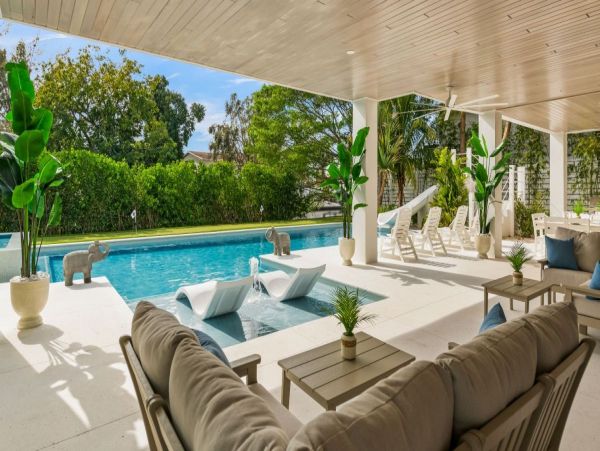 Siesta Key Vacation Rental Steps from Beach & Village