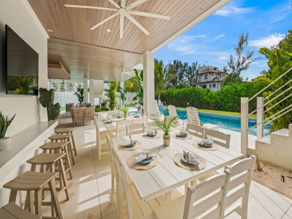 Siesta Key Vacation Rental Steps from Beach & Village