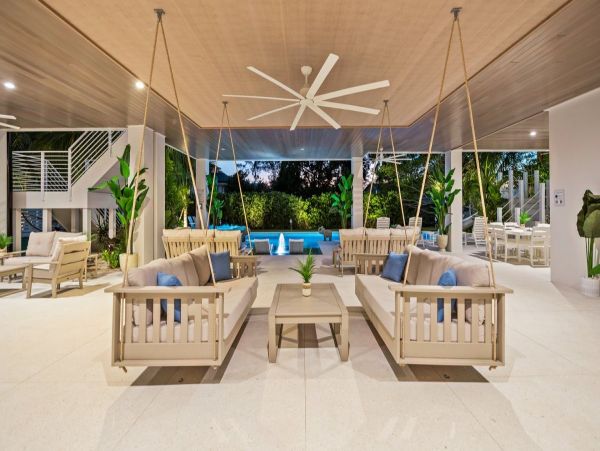 Siesta Key Vacation Rental Steps from Beach & Village