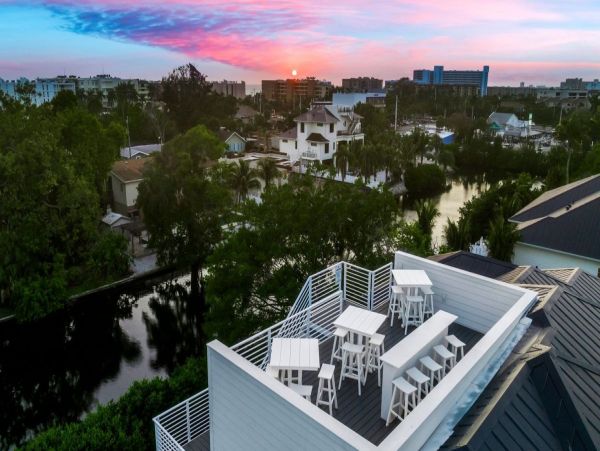 Siesta Key Vacation Rental Steps from Beach & Village