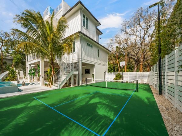 Siesta Key Vacation Rental Steps from Beach & Village