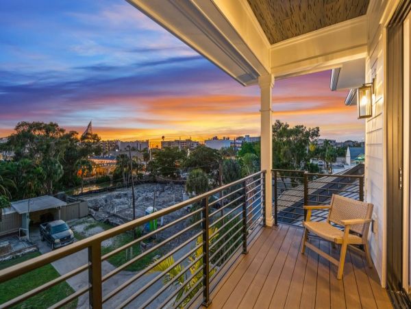 Top Siesta Key Rental: Beach Access, Rooftop Deck & More