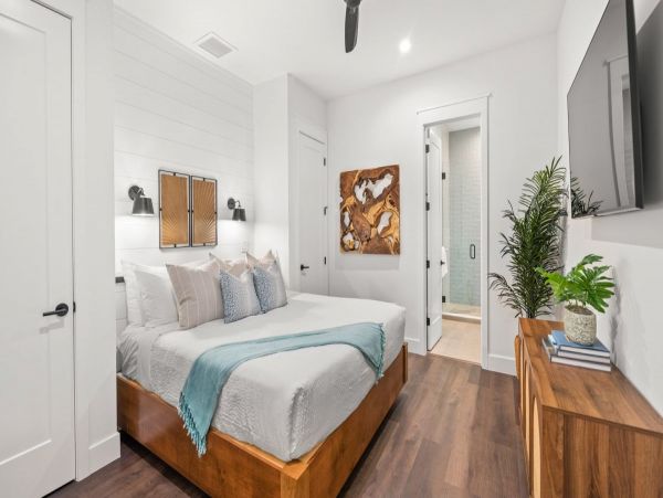 Top Siesta Key Rental: Beach Access, Rooftop Deck & More