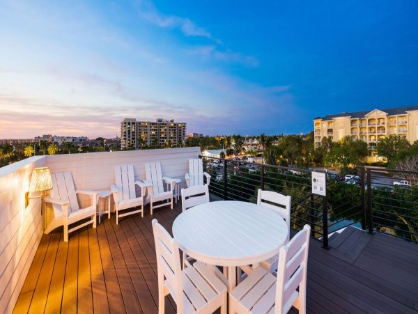 Top Siesta Key Rental: Beach Access, Rooftop Deck & More