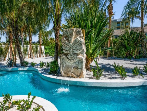 Top Siesta Key Rental: Beach Access, Rooftop Deck & More
