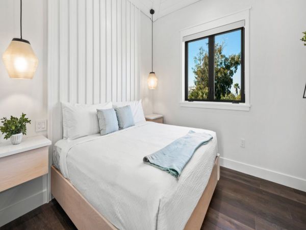 Top Siesta Key Rental: Beach Access, Rooftop Deck & More