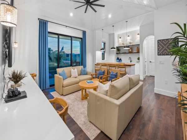 Top Siesta Key Rental: Beach Access, Rooftop Deck & More