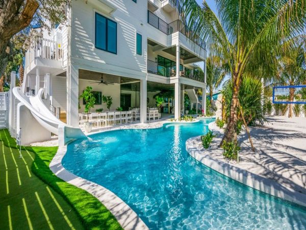 Top Siesta Key Rental: Beach Access, Rooftop Deck & More