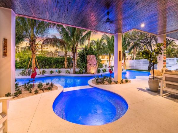 Top Siesta Key Rental: Beach Access, Rooftop Deck & More